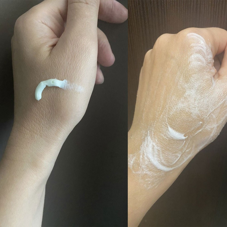 فوم شستشو صورت سنتلا مدل چای تریکا پاکسازی عمقی منافذ وگان