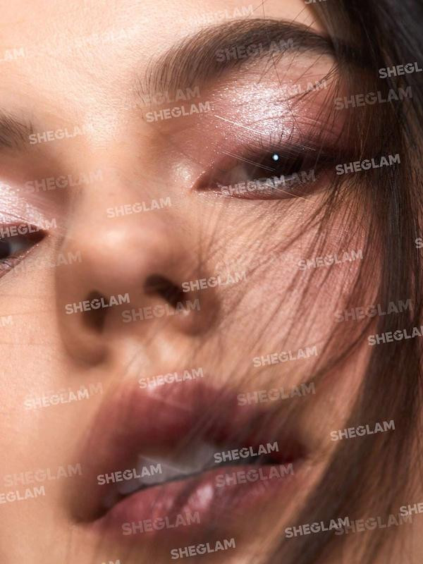 لوازم ارایش اورجینال-پالت سایه 4 رنگ با پیگمنت بالا مدل Spellbound شیگلم اصل اورجینال ویونا