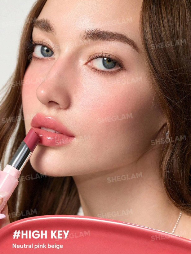 رژلب مخملی شیگلم برای لبهای خشک فروشگاه آرایشی و بهداشتی ویونا