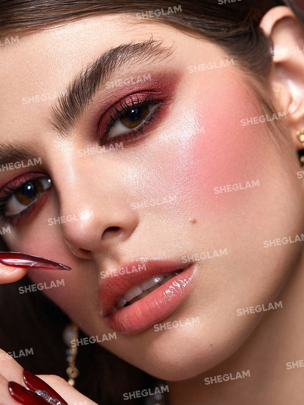 خرید رژگونه شیگلم Bloodline با بافت خمیر سبک و رنگ شخصیسازیشده فروشگاه آرایشی و بهداشتی ویونا