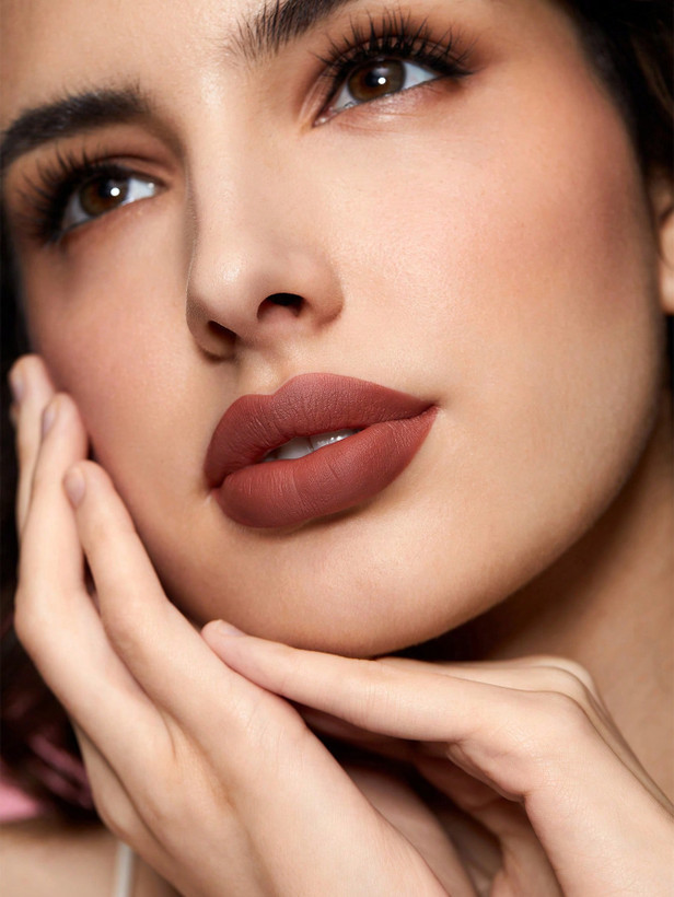 قیمت رژ مایع شیگلم رنگ Maven قهوهای شکلاتی - فروشگاه آرایشی و بهداشتی ویونا