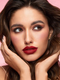 رژ لب مات شیگلم رنگ Crimson قرمز عمیق - فروشگاه آرایشی و بهداشتی ویونا بهترین فروشگاه اینترنتی