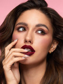 خرید رژ مایع شیگلم رنگ Temptation بنفش شرابی - فروشگاه آرایشی و بهداشتی ویونا بهترین رنگ موجود